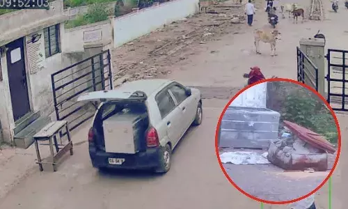 रिटायर्ड ASI के बेटे-बहू की साजिश, सूटकेस में लाश रख सीमेंट से प्लास्टर रिटायर्ड ASI के बेटे-बहू की साजिश, सूटकेस में लाश रख सीमेंट से प्लास्टर