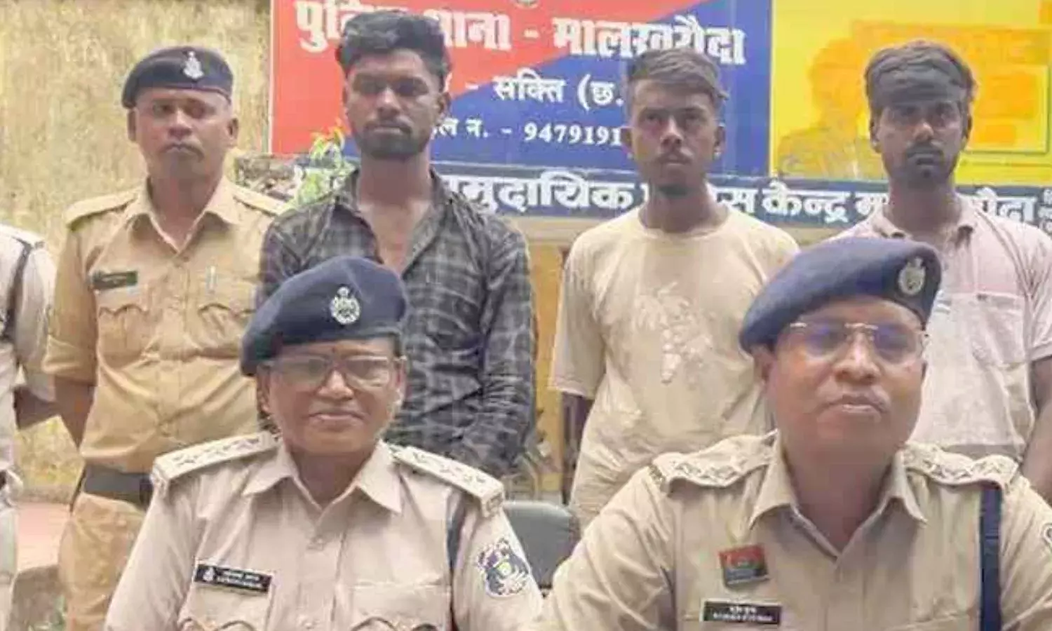 साइड न देने पर युवक पर कुल्हाड़ी से जानलेवा हमला, पुलिस ने तीन आरोपियों को किया गिरफ्तार