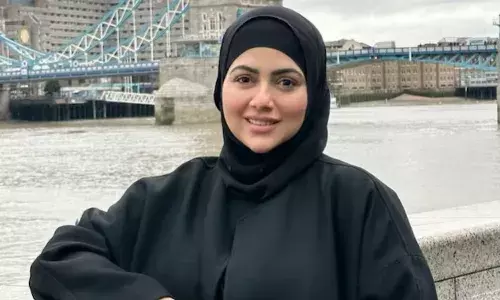 मां के निधन से टूटी सना खान, आखिरी विदाई पर फूट-फूटकर रोई; वीडियो वायरल