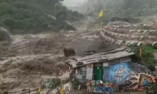 रुद्रप्रयाग में बड़ा हादसा, अलकनंदा नदी में बही बस, 11 लापता