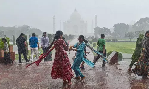 यूपी में भारी बारिश का अलर्ट, इन 40 जिलों में दिखेगा असर, गर्मी से मिलेगी राहत