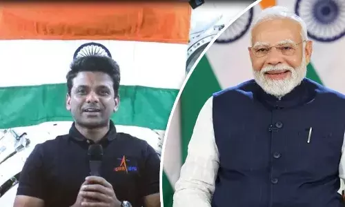 प्रधानमंत्री मोदी ने अंतरिक्ष में मौजूद ग्रुप कैप्टन शुक्ला को दी बधाई, कहा- देश को आप पर गर्व