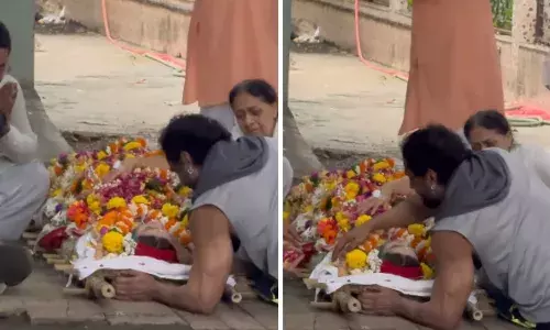 शेफाली के अंतिम संस्कार में फूट-फूटकर रोए पति पराग, मां बेसुध; सुनिधि चौहान की आंखें नम