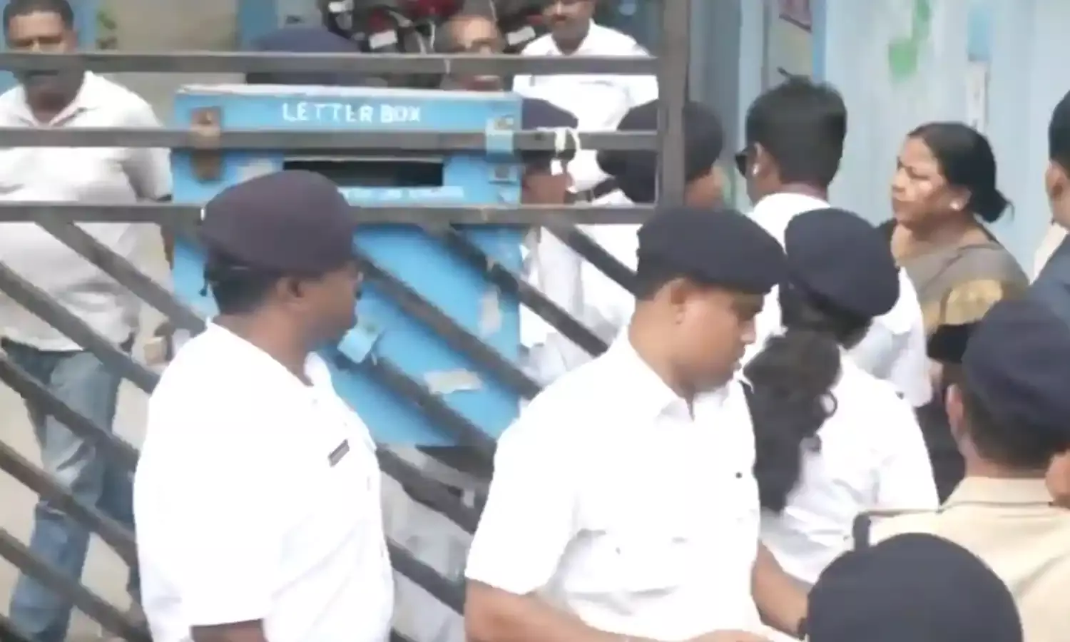 NCW सदस्य ने पुलिस पर लगाया गंभीर आरोप, कहा - डिप्टी कमिश्नर को नहीं पता कहां है पीड़ित NCW सदस्य ने पुलिस पर लगाया गंभीर आरोप, कहा - डिप्टी कमिश्नर को नहीं पता कहां है पीड़ित