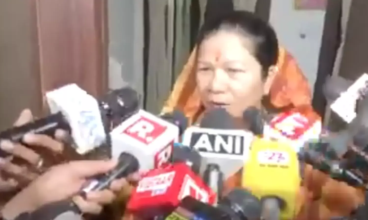 1000 करोड़ की कमीशनखोरी के आरोप में मंत्री सम्पतिया उइके बोलीं - मैं प्रताड़ित हूं, CM को है पूरी जानकारी 1000 करोड़ की कमीशनखोरी के आरोप में मंत्री सम्पतिया उइके बोलीं - मैं प्रताड़ित हूं, CM को है पूरी जानकारी