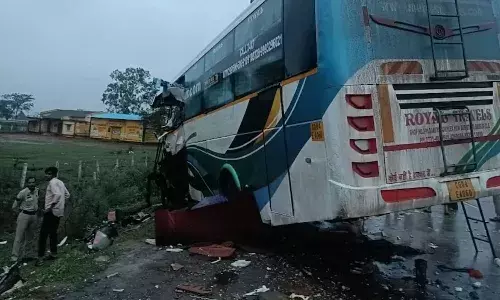 जगदलपुर- रायपुर हाईवे पर बस और डंपर की भिड़ंत, हादसे में तीन की दर्दनाक मौत