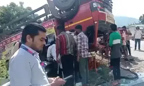 ऋषिकेश से गंगोत्री जा रहा कांवड़ियों से भरा ट्रक पलटा, तीन की मौत ; 10 घायल