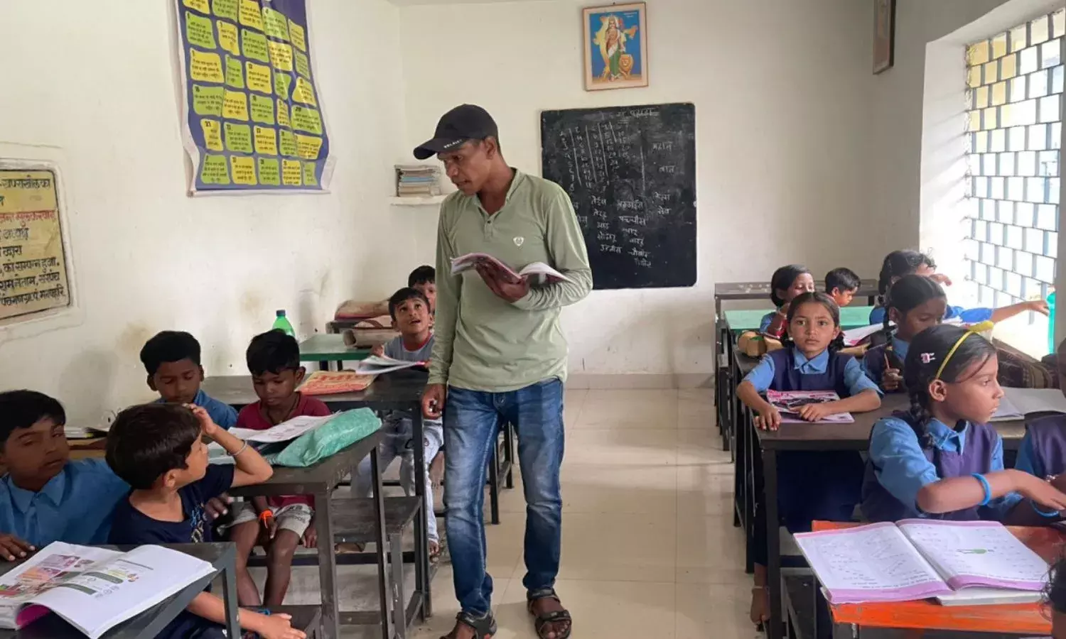 युक्तियुक्तकरण से बदली इस गांव की तस्वीर, शिक्षकविहीन स्कूल में लौटी रौनक