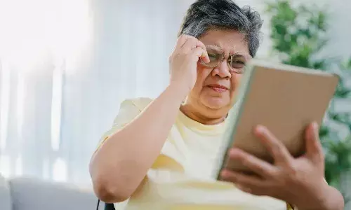 फोन बन रही आँख की बिमारियों का कारण, जानें इसके बारे में