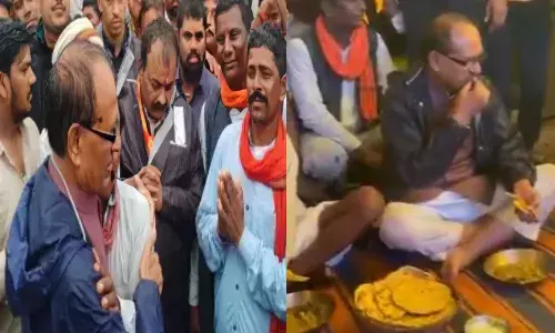 देवास के खिवनी में आदिवासियों के बीच पहुंचे मामा शिवराज, वन विभाग ने उजाड़ दिए थे घर