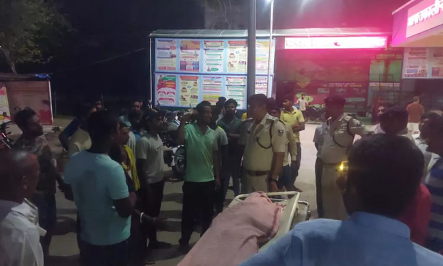 बच्चों के विवाद में जमकर चली गोलियां, दो लोगों की मौत बच्चों के विवाद में जमकर चली गोलियां, दो लोगों की मौत