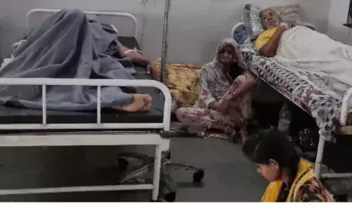 भारी बारिश के बाद बागेश्वर धाम की धर्मशाला में दीवार गिरी, एक महिला की मौत, 10 घायल