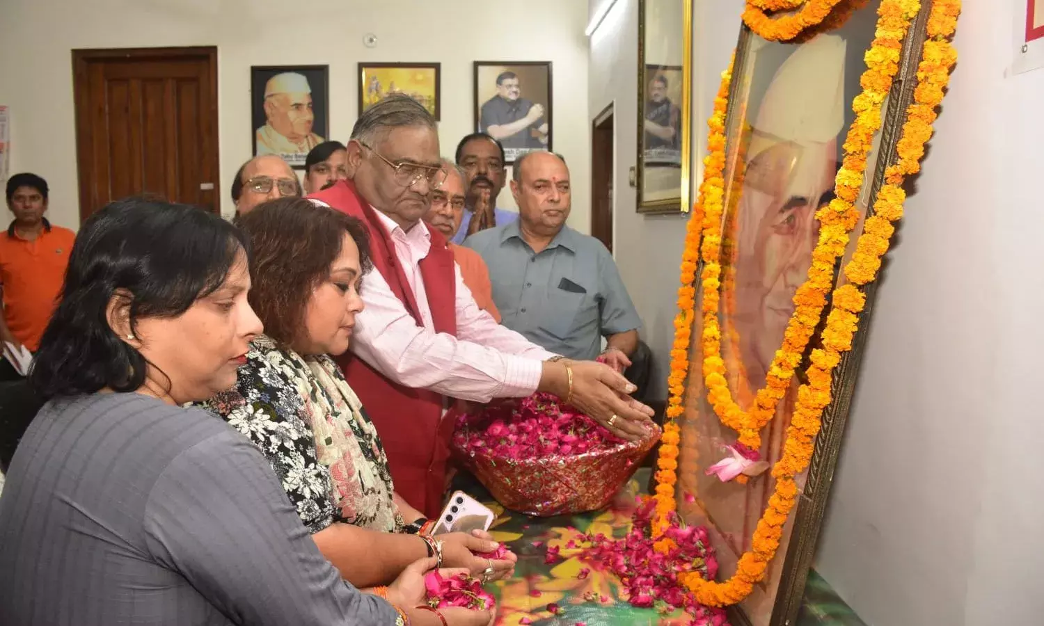 113वीं जयंती पर याद किए गए पूर्व मुख्यमंत्री बाबू बनारसी दास, डॉ.अखिलेश दास गुप्ता फाउंडेशन ने सद्भावना दिवस के रूप में मनाई जयंती