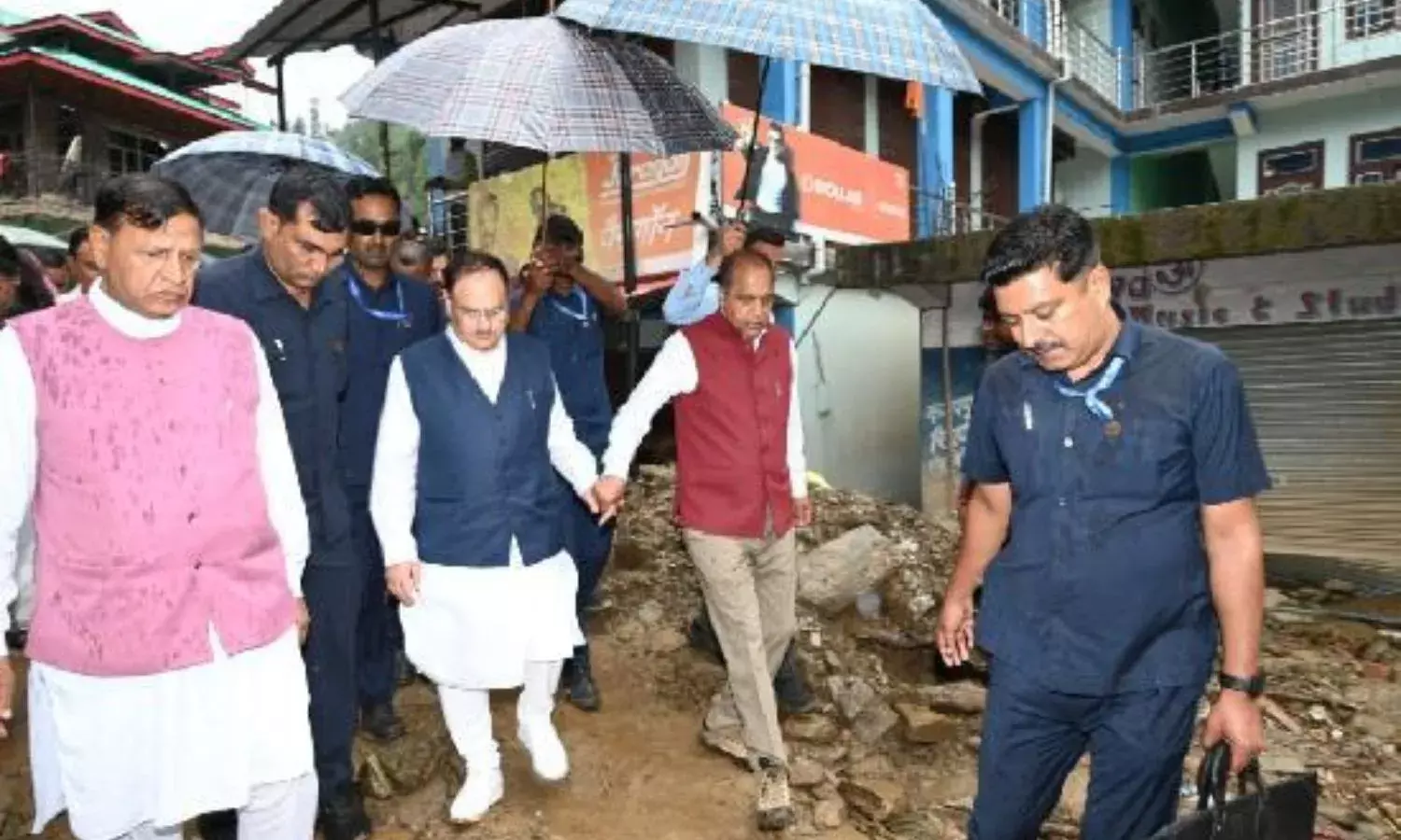 बोले- पुनर्वास में नहीं होगी कोई कमी बोले- पुनर्वास में नहीं होगी कोई कमी