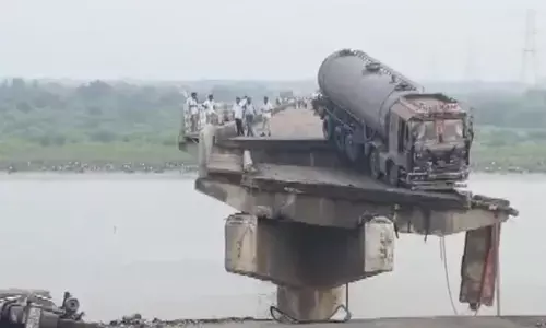 वडोदरा ब्रिज हादसे में मरने वालों की संख्या बढ़ी, सीएम ने मांगी रिपोर्ट