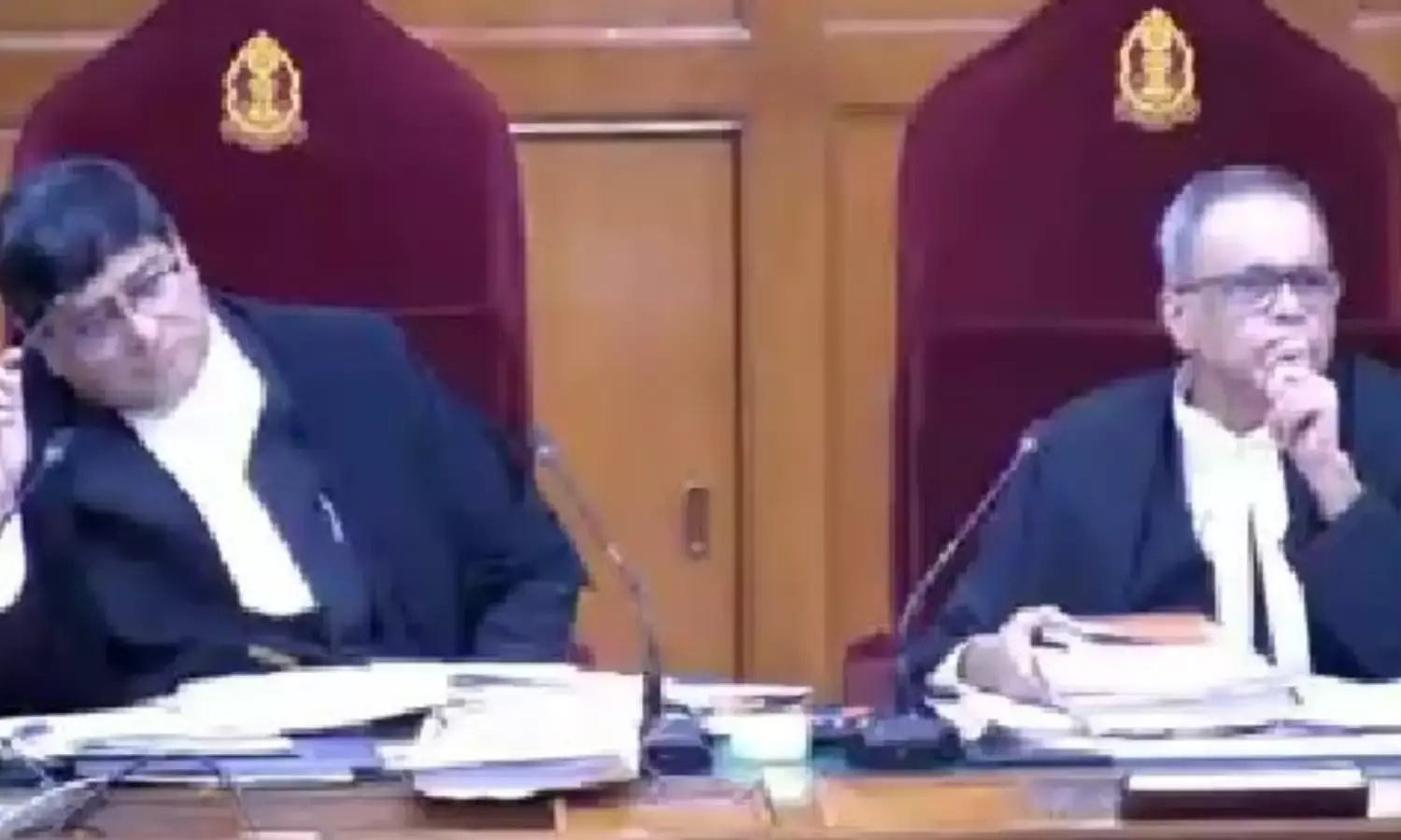 बिहार में वोटर वेरिफिकेशन पर रोक नहीं, दस्तावेजों की सूची में आधार, वोटर और राशन कार्ड शामिल करने का सुझाव