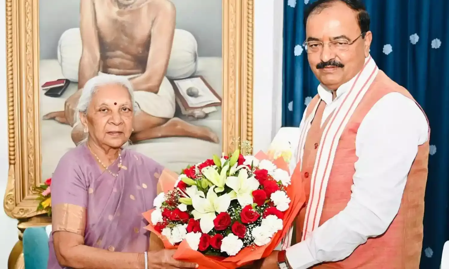 राज्यपाल आनंदीबेन से मिलने पहुंचे यूपी के उपमुख्‍यमंत्री…