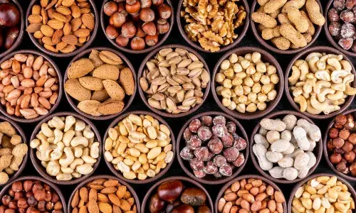 एक घंटे में 40 हजार रुपए का बिल, 14 kg ड्राय फ्रूट और 6 लीटर दूध के साथ 5 किलो शक्कर डकार गए अधिकारी