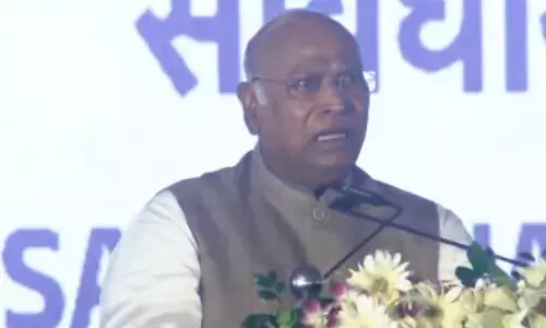 ओडिशा में कांग्रेस ने फिर दोहराया - महाराष्ट्र में चोरी और चोरों की सरकार ओडिशा में कांग्रेस ने फिर दोहराया - महाराष्ट्र में चोरी और चोरों की सरकार