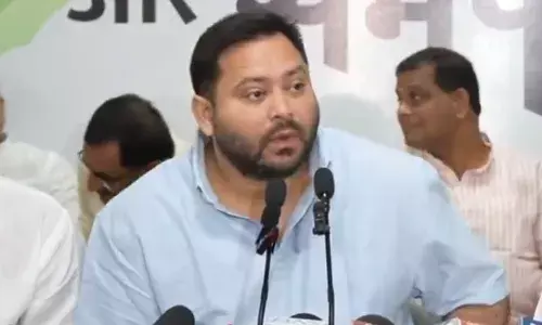 वोटर लिस्ट SIR में विदेशियों के नाम सामने आने की खबर पर तेजस्वी यादव ने सुनाई खरी खोटी