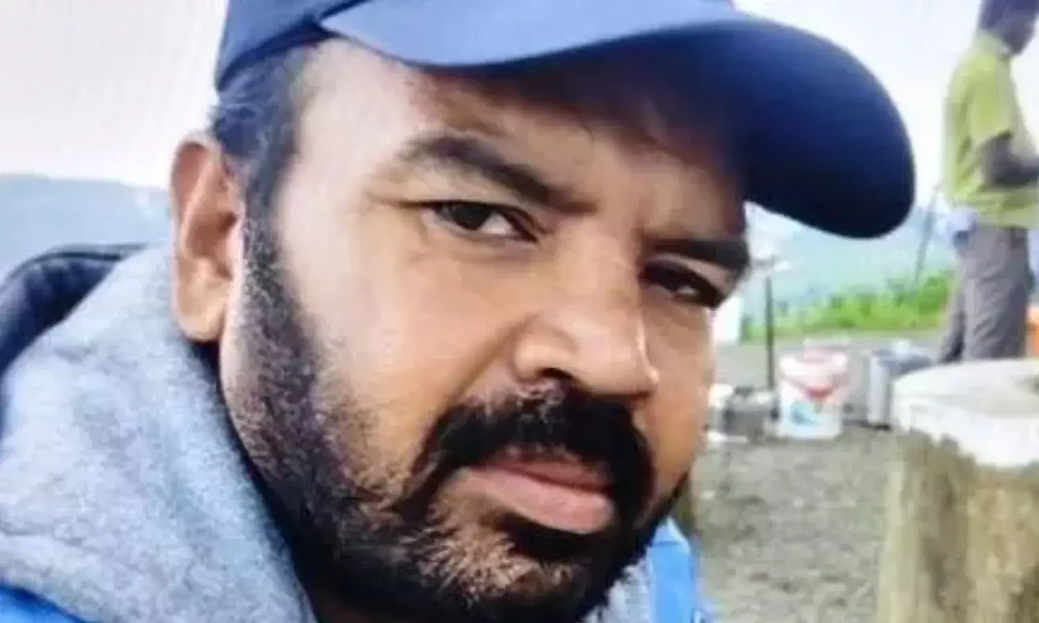 फिल्म वेट्टुवम की शूटिंग के दौरान स्टंटमैन एसएम राजू की मौत; स्टंट करते वक्त हुआ दर्दनाक हादसा फिल्म वेट्टुवम की शूटिंग के दौरान स्टंटमैन एसएम राजू की मौत; स्टंट करते वक्त हुआ दर्दनाक हादसा