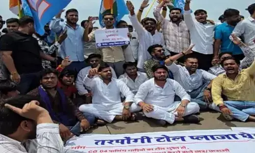 Tarpongi Toll Plaza Blockade