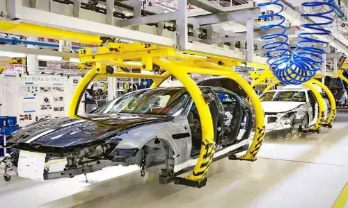 केंद्र सरकार ने वाहन कंपनियों को आयात पर निर्भरता कम करने को कहा