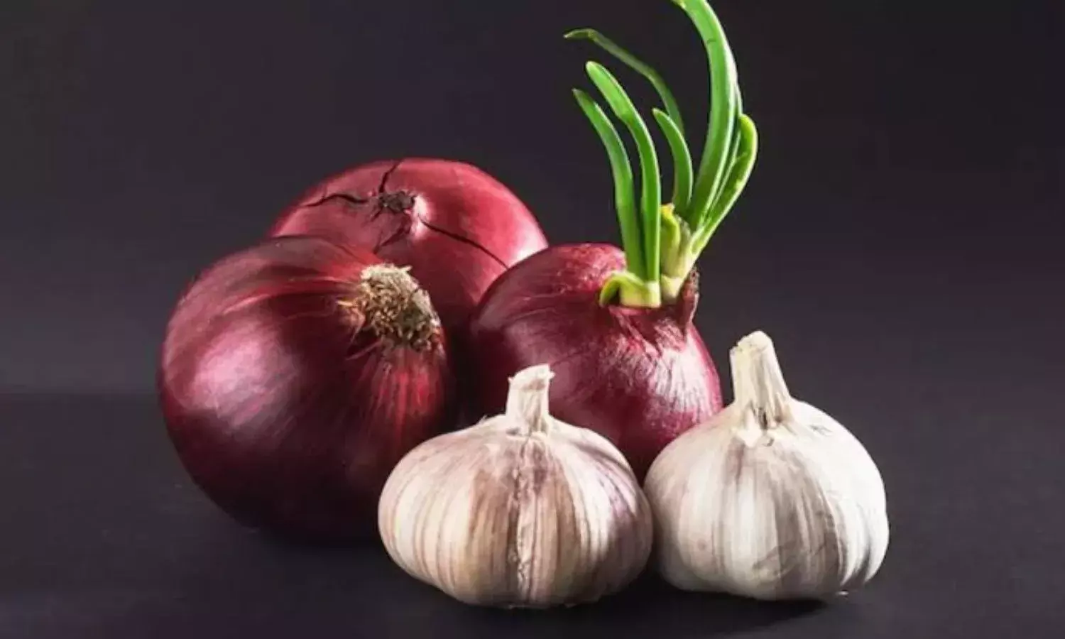 सावन के महीने में क्यों करना चाहिए लहसुन-प्याज को खाने से परहेज, जानिए धार्मिक और वैज्ञानिक कारण