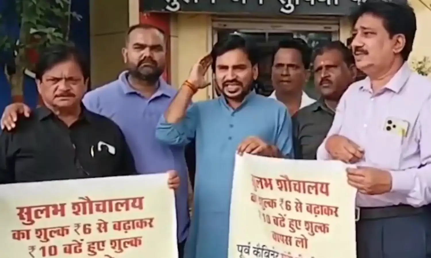 दीनदयाल रसोई में खाना 5 रुपए लेकिन सुलभ शौचालय में जाने के लिए देने होंगे 10 रुपए दीनदयाल रसोई में खाना 5 रुपए लेकिन सुलभ शौचालय में जाने के लिए देने होंगे 10 रुपए