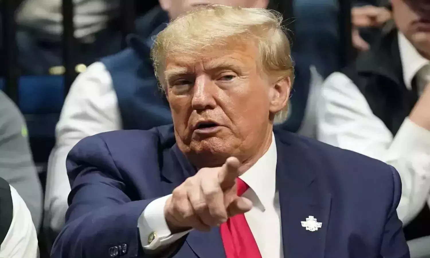 10 अरब डॉलर मांगा हर्जाना, जेफ्री एपस्टीन से जुड़ा मामला