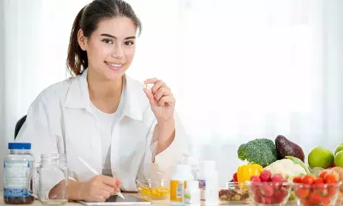 संतुलित डाइट या मल्टीविटामिन दोनों में क्या है सही? जानें एक्सपर्ट्स से