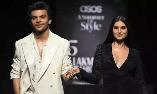 तारा और वीर का रिश्ता हुआ ऑफिशियल, सोशल मीडिया पर किया प्यार का इजहार