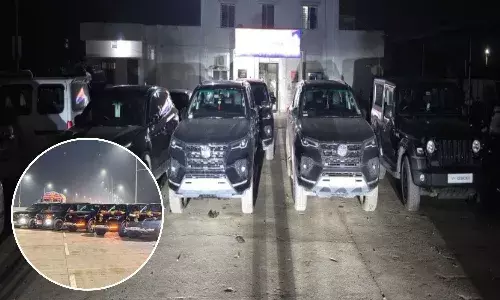 हाईकोर्ट की सख्ती के बाद लग्जरी कारें जब्त, रसूखदार युवकों पर FIR दर्ज