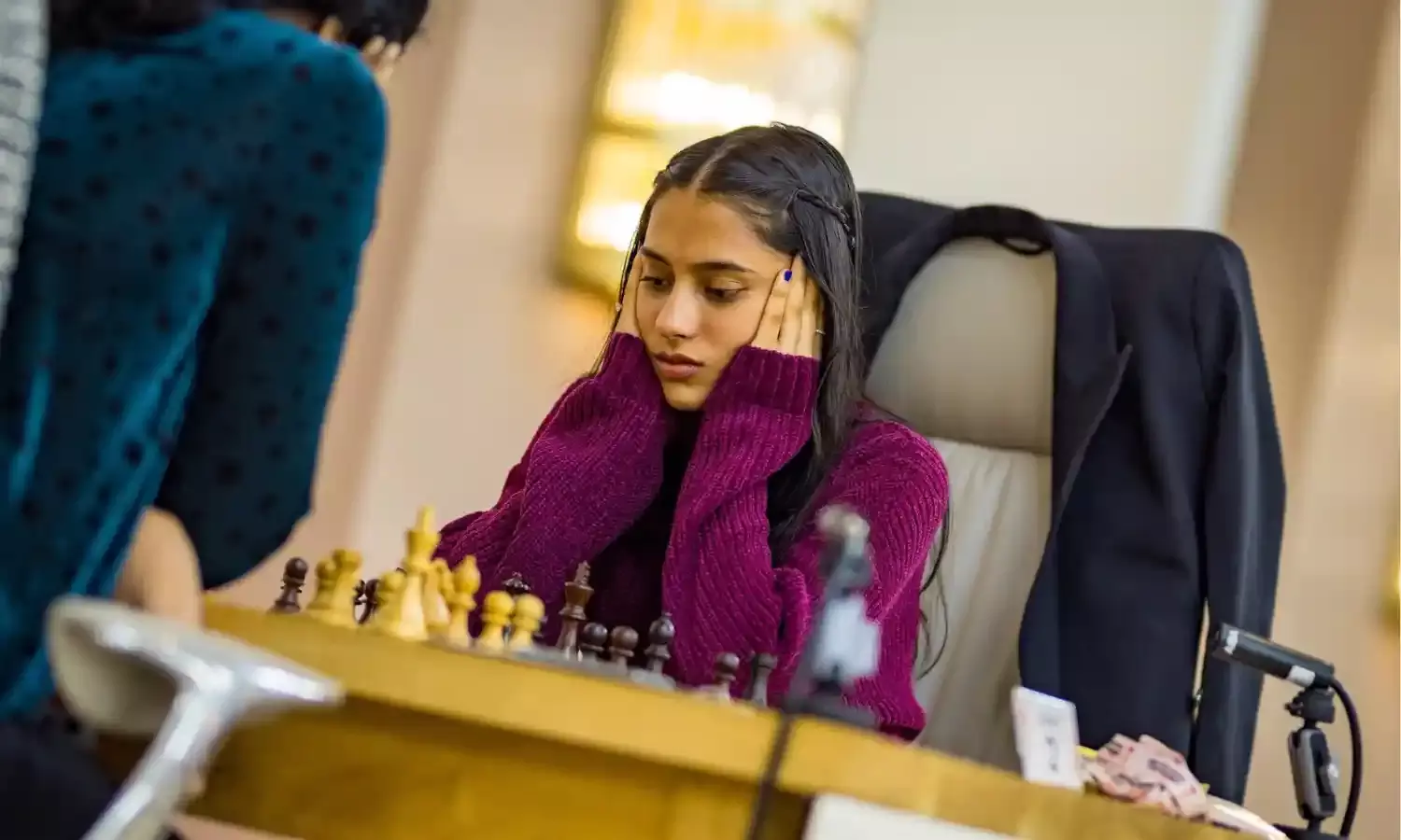 दिव्या देशमुख