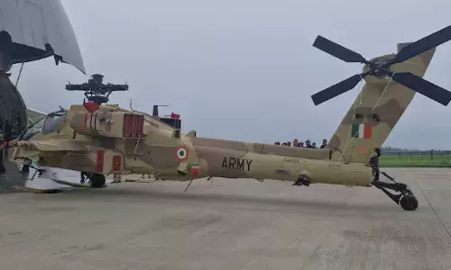 अपाचे हेलीकॉप्टरों का पहला बैच में 3 हैलीकॉप्टर भारत पहुंचा