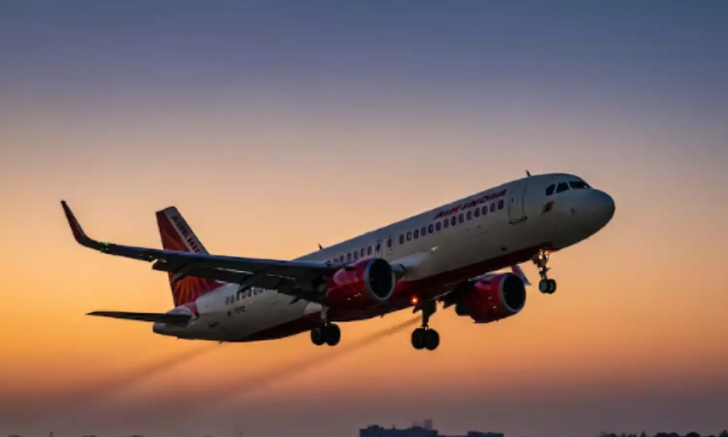 टेकऑफ के 18 मिनट बाद एयर इंडिया विमान की इमरजेंसी लैंडिंग, कार्गो डोर खुला होने का अलर्ट