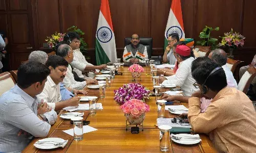 लोकसभा अध्यक्ष ओम बिड़ला ने की पार्टी नेताओं से मुलाकात, सोमवार से सदन के सुचारू रूप से चलने के आसार