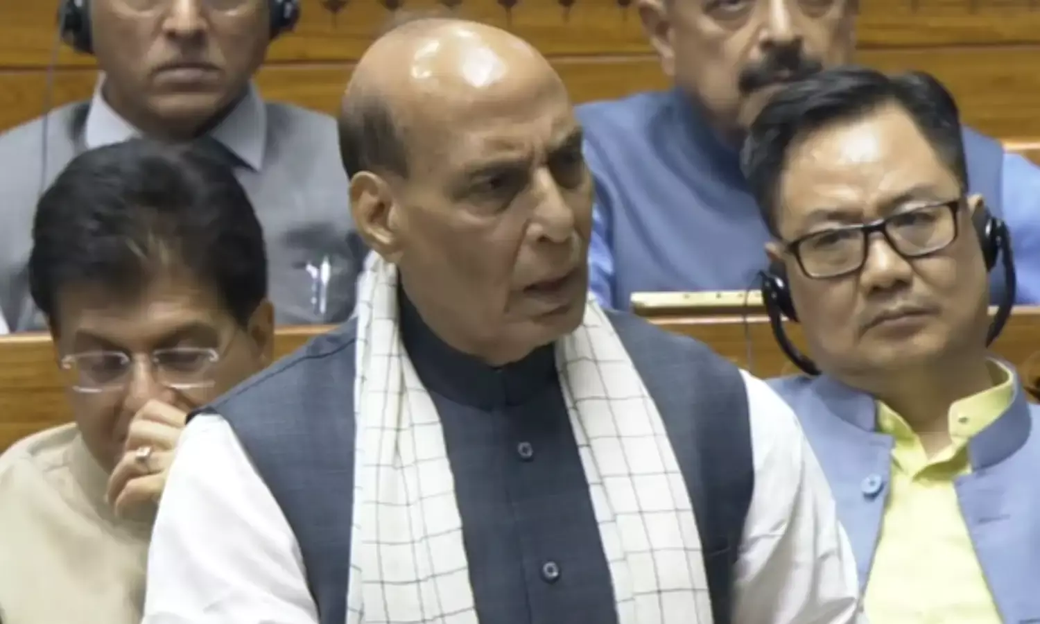 अगर शेर मेंढक को मार देता है, तो अच्छा संदेश नहीं जाता - संसद में राजनाथ सिंह का बयान