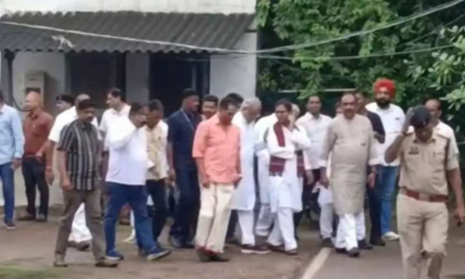 जेल में बंद दो कैथोलिक ननों से मिले इंडिया गठबंधन के सांसद, कांग्रेस नेता भी रहे साथ