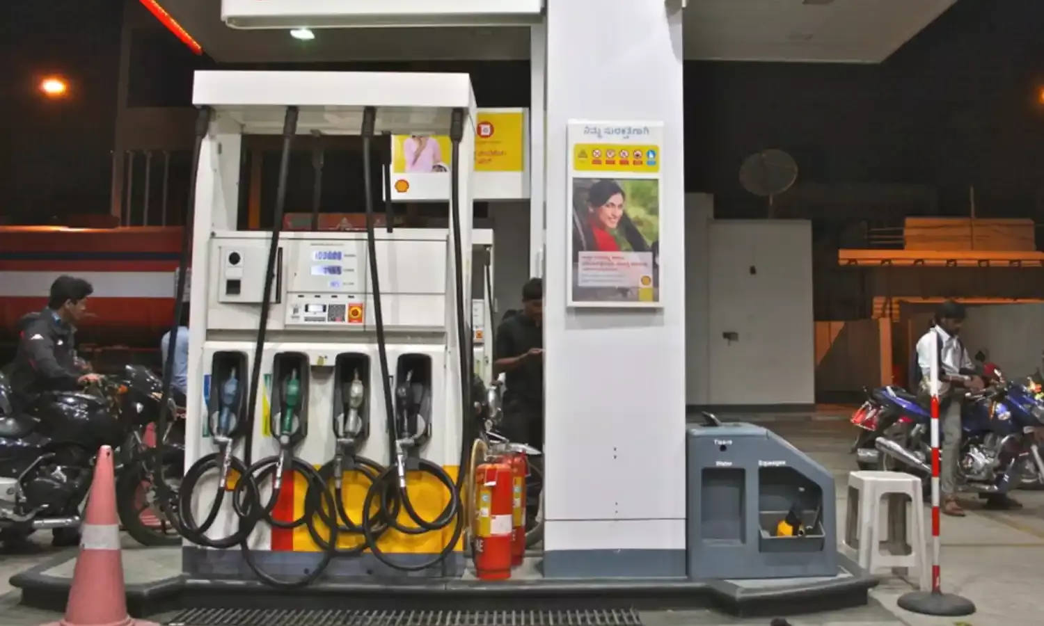 हेलमेट के बिना पेट्रोल को NO, कलेक्टर ने जारी किए आदेश