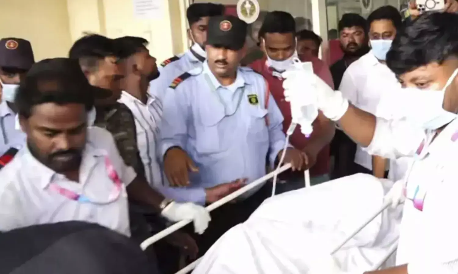 ओडिशा पुलिस का दावा - लड़की को जलाने में कोई व्यक्ति शामिल नहीं ओडिशा पुलिस का दावा - लड़की को जलाने में कोई व्यक्ति शामिल नहीं