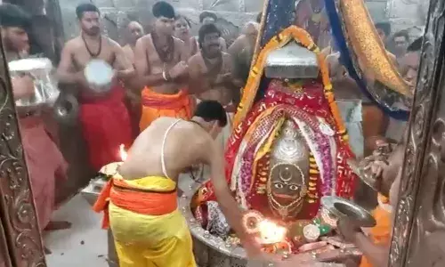 महाकाल मंदिर में श्रद्धालुओं का जनसैलाब, चंद्रमोलेश्वर स्वरूप में निकलेगी सवारी