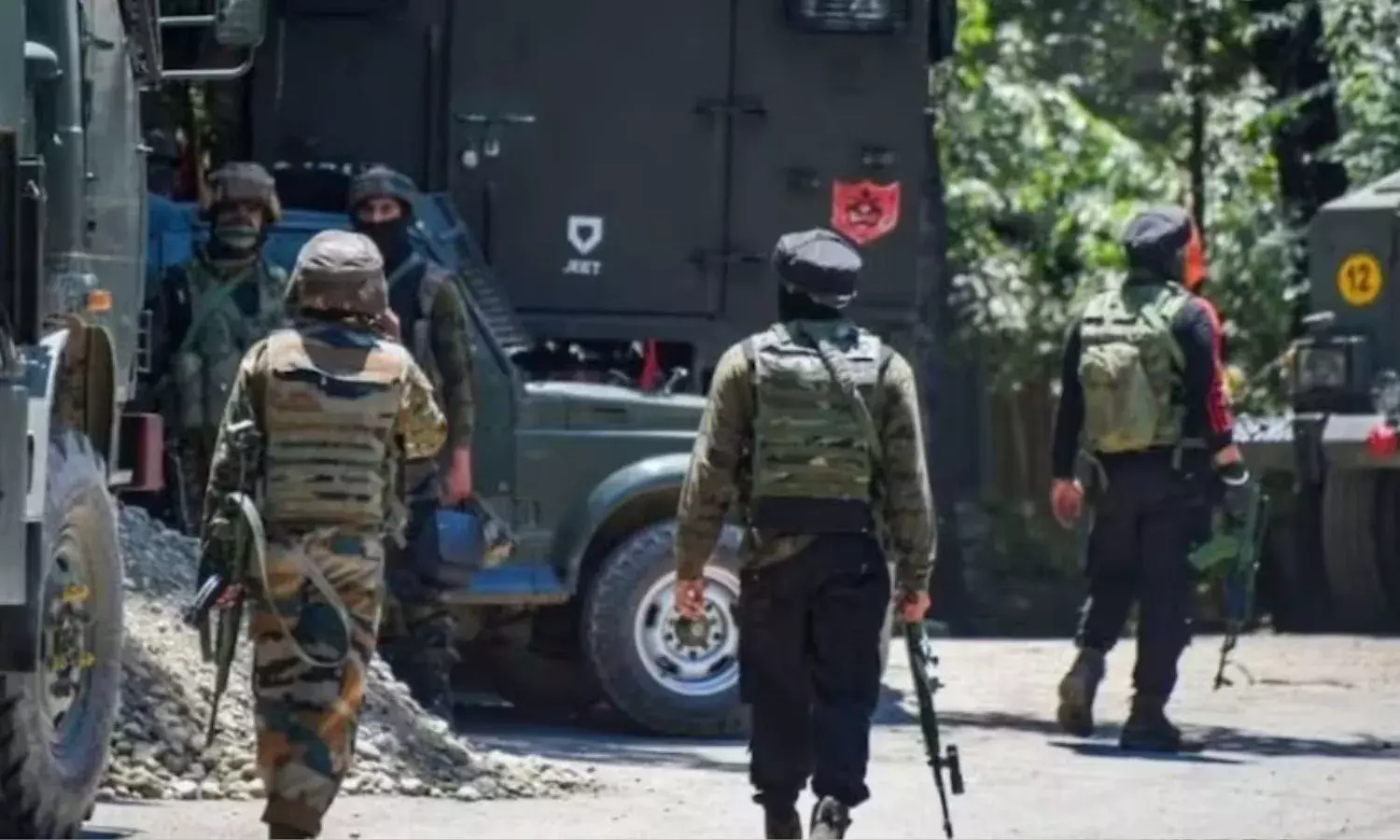 पांचवें दिन 4-5 आतंकवादी घेरे में, अब तक 6 जवान घायल