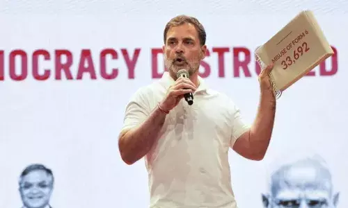 राहुल गांधी के दोहरे मतदान दावे पर चुनाव आयोग ने कसा शिकंजा, शकुन रानी मामले में जारी किया नोटिस