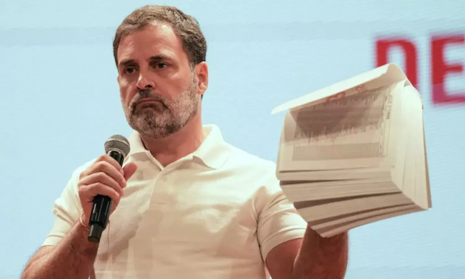 वोट चोरी विवाद पर राहुल गांधी का चुनाव आयोग को जवाब “डेटा आपका है, मैं क्यों साइन करूं?