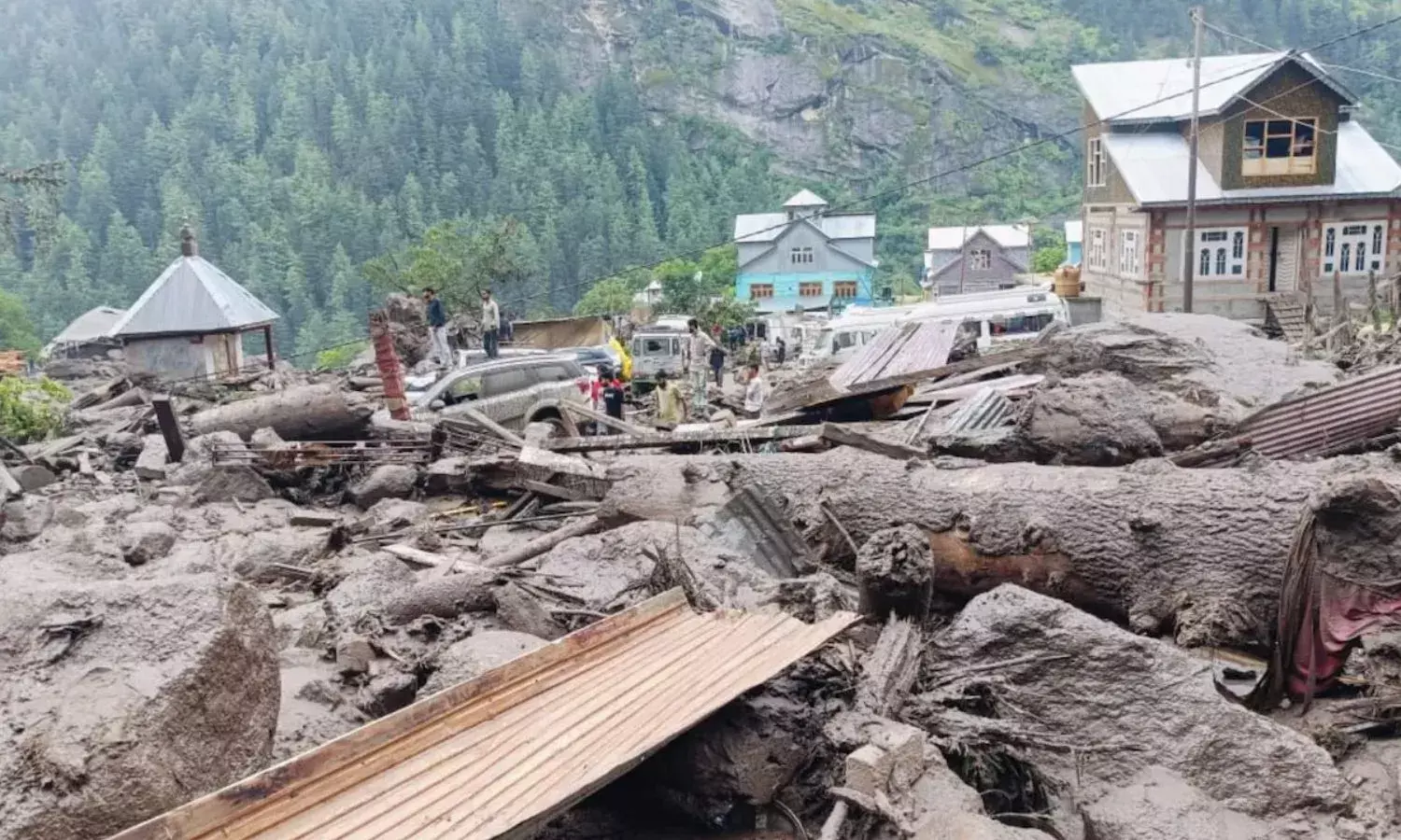 किश्तवाड़ में बादल फटने से 42 लोगों की मौत, सैकड़ों लापता, राहत-बचाव कार्य जारी; PM मोदी ने जताया शोक