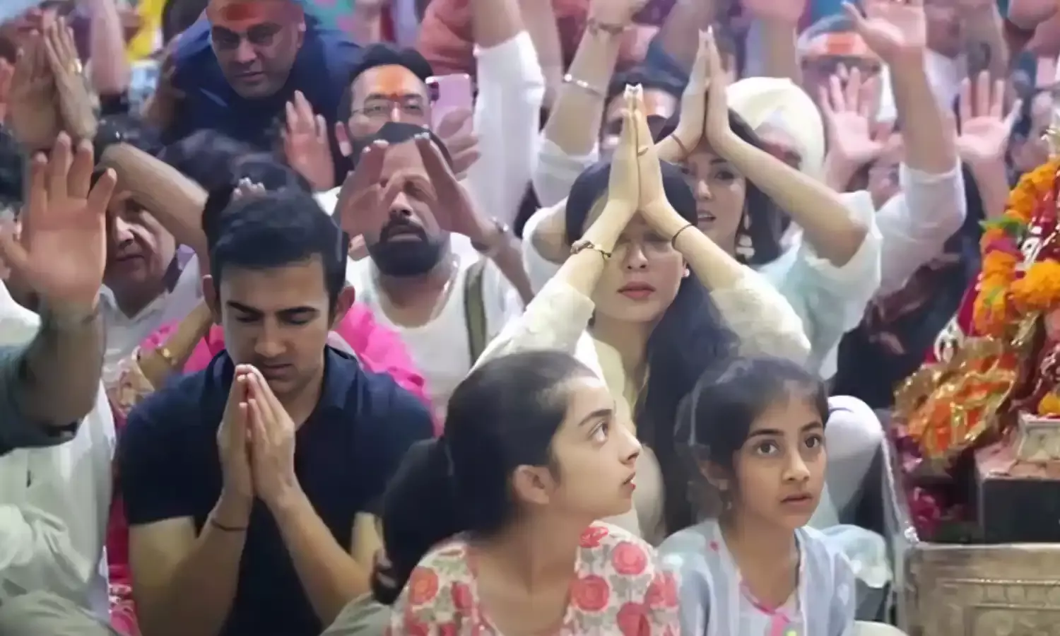 एशिया कप से पहले कोच गौतम गंभीर ने लिया बाबा महाकाल का आशीर्वाद, भस्म आरती में हुए शामिल