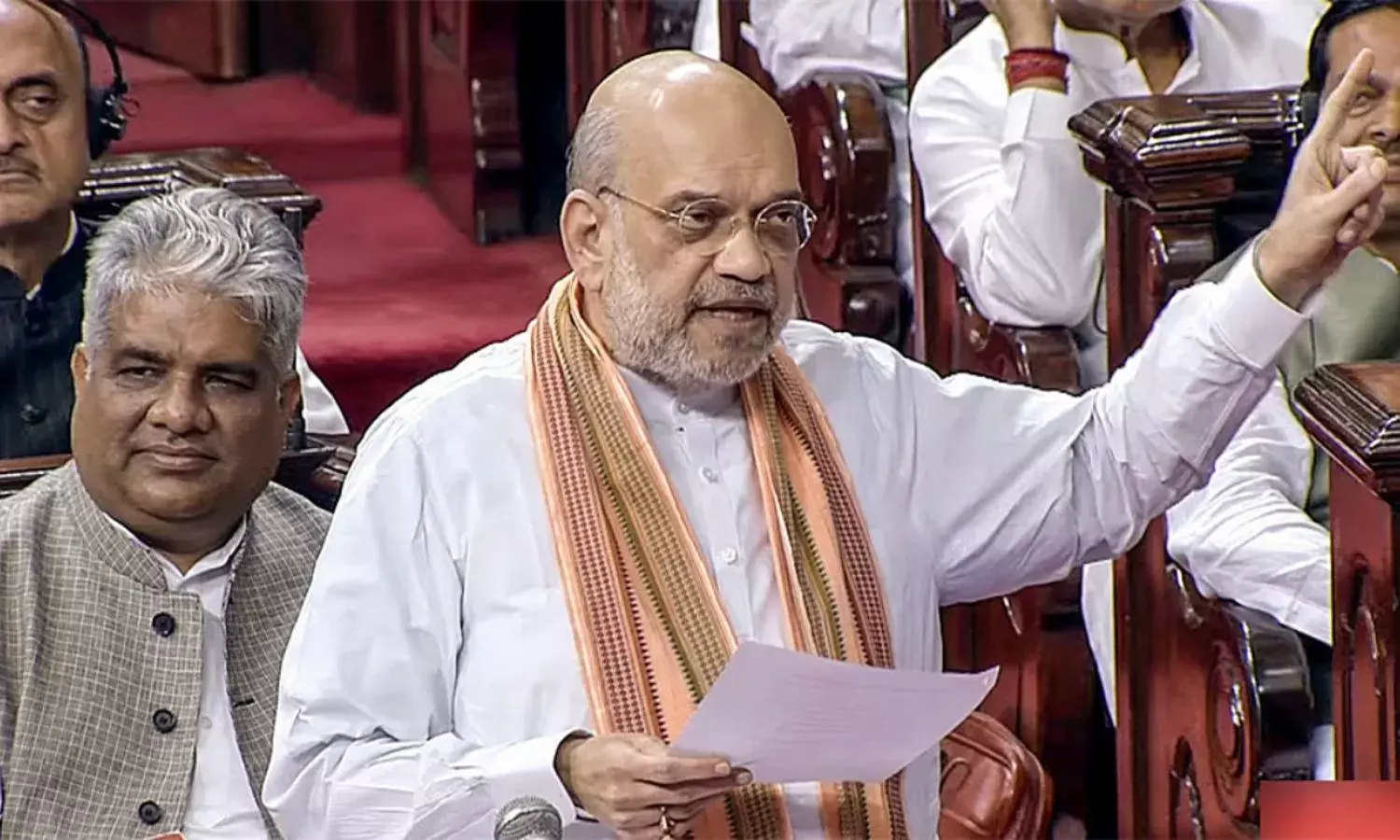 पीएम-सीएम और मंत्रियों को हटाने वाले बिलों पर गरमाया सदन का माहौल; विपक्षी सांसदों ने फाड़ी बिल की कॉपी