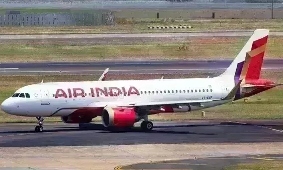 मप्र के इंदौर एयरपोर्ट पर एअर इंडिया के विमान की आपात लैंडिंग, इंजन में आई थी खराबी