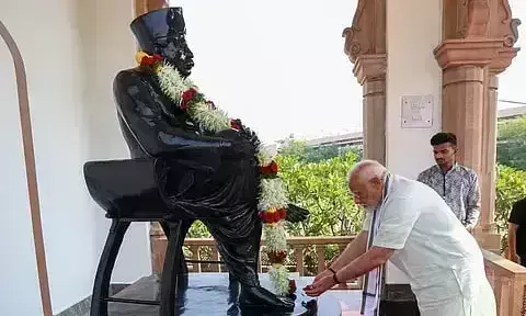 राष्ट्रीय स्वयंसेवक संघ : शताब्दी वर्ष की यात्रा और प्रधानमंत्री मोदी का समर्थन